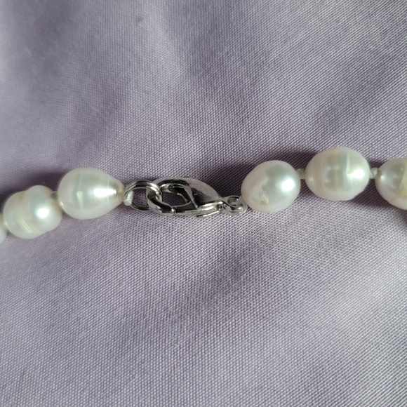 Elegant Lapis And Pearl Necklace - Picture 3 of 3